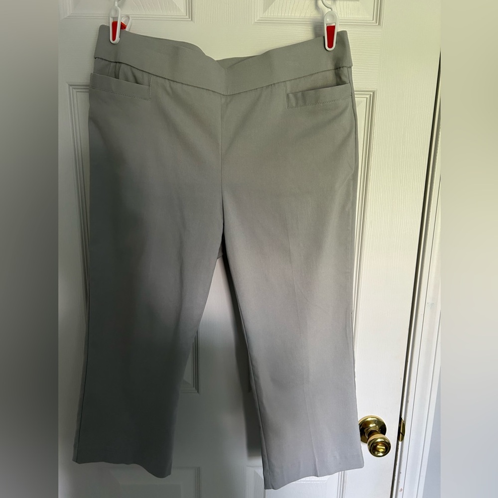 Coral Bay size 12 capris